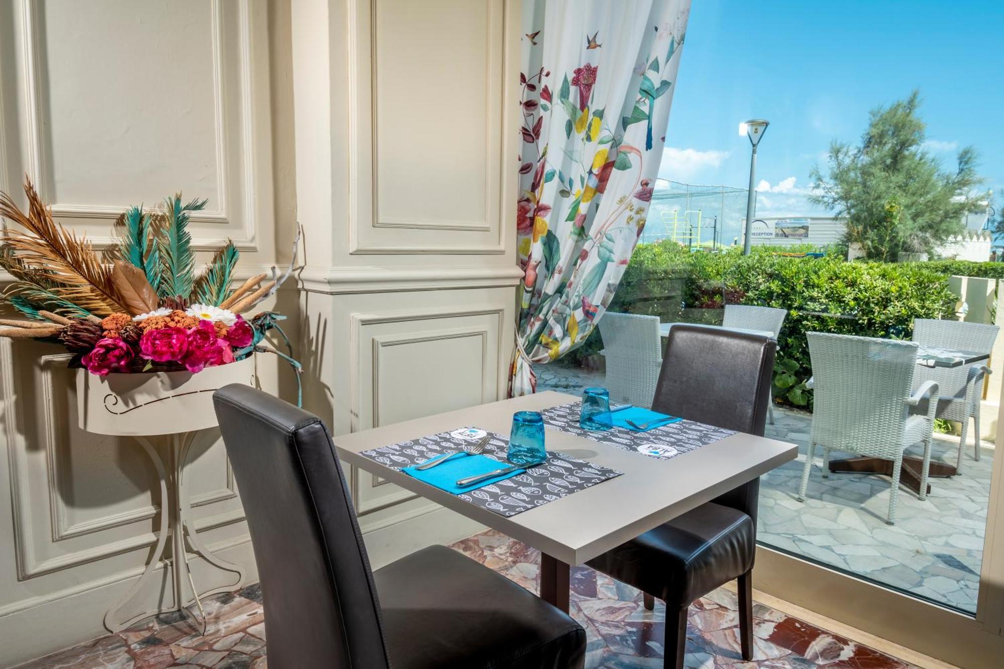 Hotel Alba Misano Adriatico Buitenkant foto