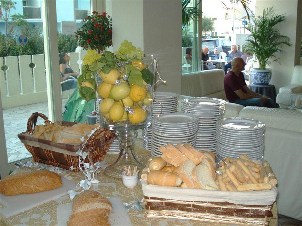 Hotel Alba Misano Adriatico Buitenkant foto